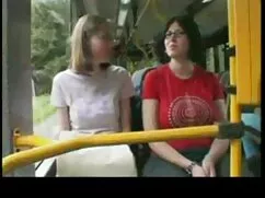 A szemüvegben és har ...