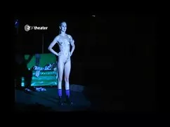 Két nő és egy szeren ...