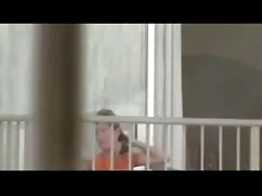 Egy szexi szőke öltö ...
